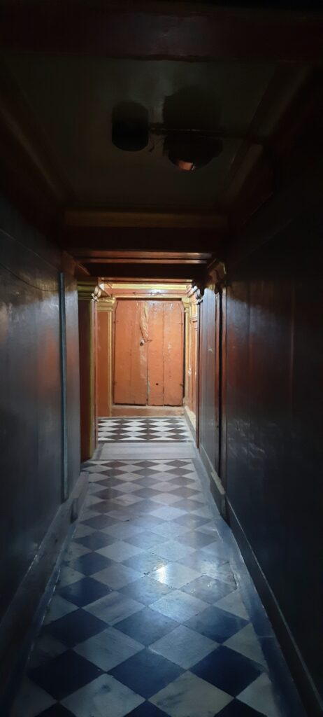sitaram bagh temple doors wooden