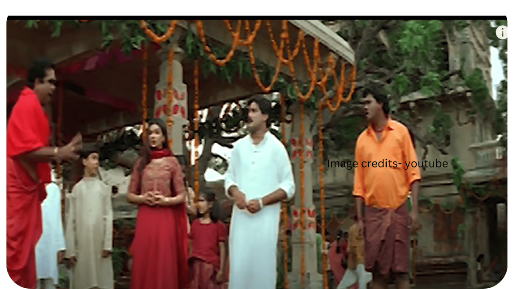 temple sourrounding in Nuvvu Leka Nenu Lenu movie